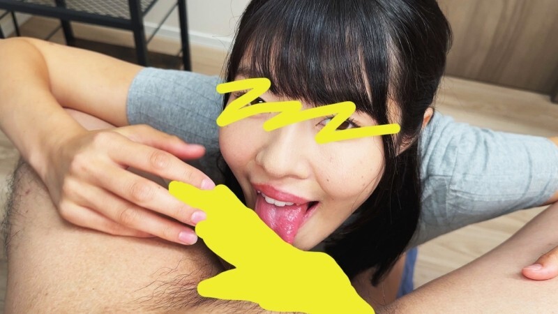 Gadis berwajah bayi yang ahli menggunakan lidahnya yang panjang untuk menjilati penis hingga ejakulasi dengan teknik menjilati kelas satu [Blowjob No